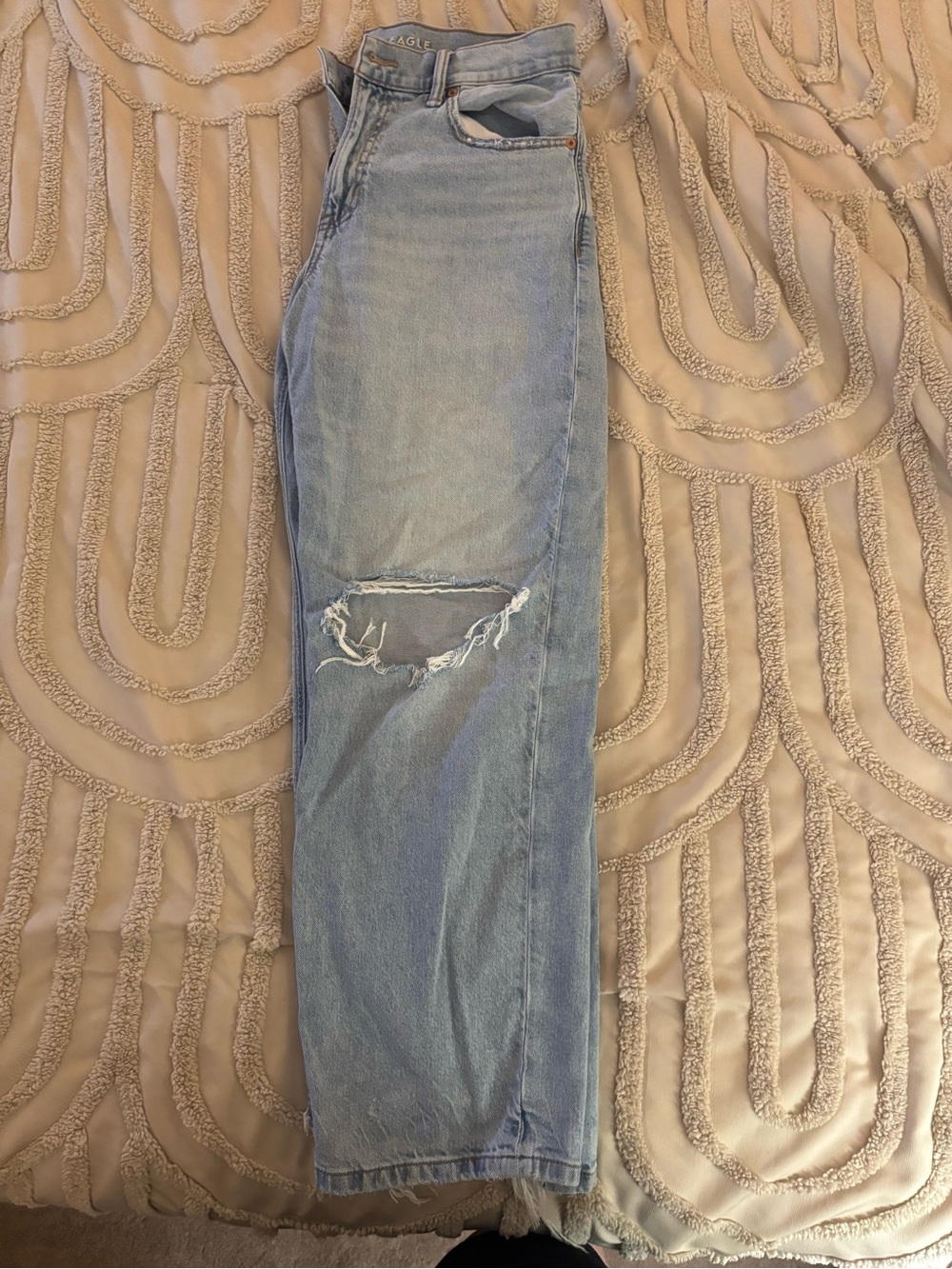 American Eagle Outfitters Light Blue Straight Leg Jeans with Knee Rip